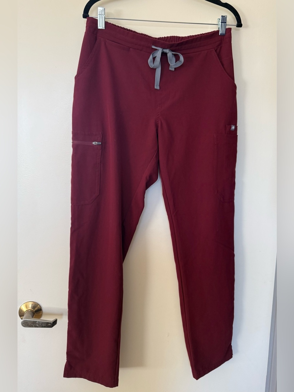 Figs Technical Collection Maroon Drawstring Scrubs in Small